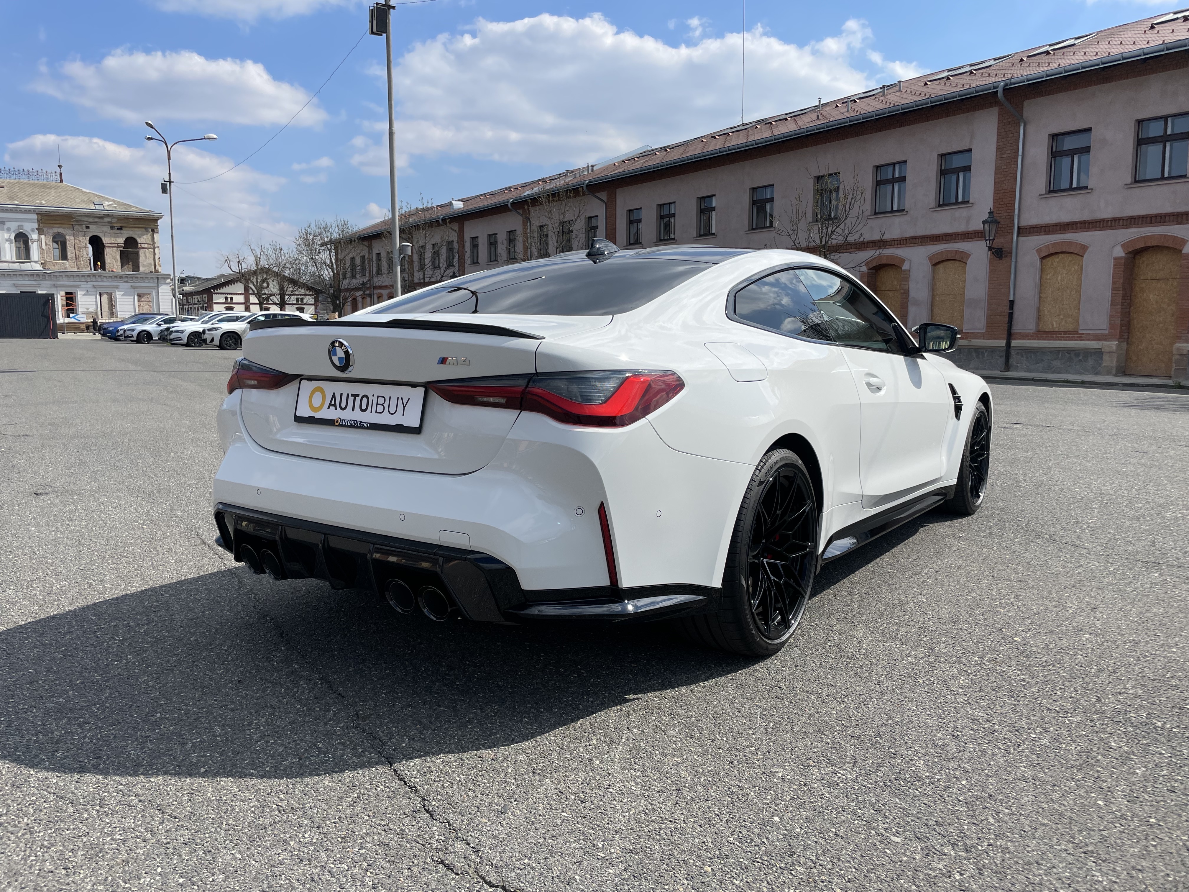 BMW M4 COUPÉ | manuál | 480 koní | pohon zadních kol | karbon skořepiny | maximální výbava | super cena 1.529.000,- Kč bez DPH | skladem | Praha | nákup online | auto eshop AUTOiBUY.com